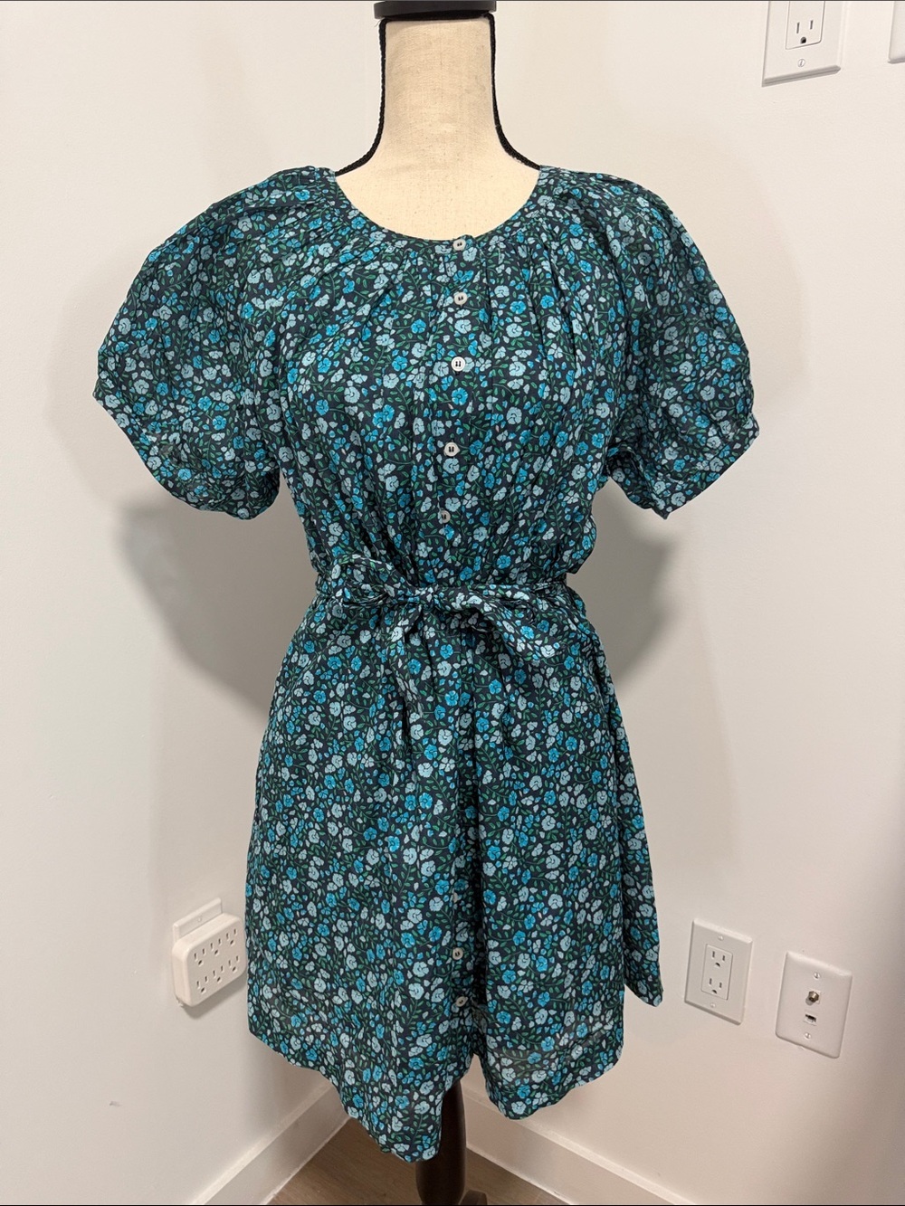 The Coast Brand Nordstrom Euclid Iguana Dark Blue Floral Belted Mini Dress O/S